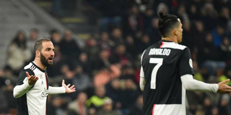 Gonzalo Higuain e Cristiano Ronaldo (Foto LaPresse)