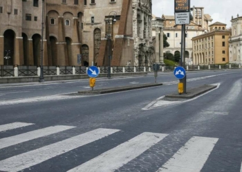 Roma, la città deserta nei tempi della quarantena da Coronavirus (Foto LaPresse)