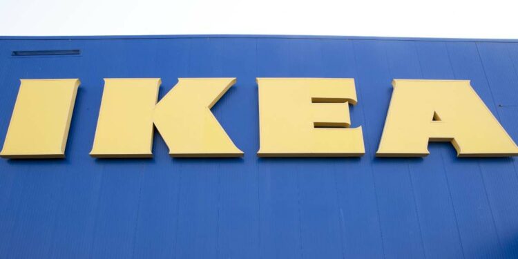 Ikea taglia stipendio ai no vax