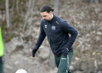 Durante il Coronavirus Zlatan Ibrahimovic si allena in Svezia con l'Hammarby (Foto LaPresse)