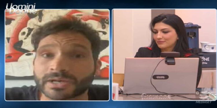 Sammy Hassan e Giovanna Abate a Uomini e Donne - Screenshot da video