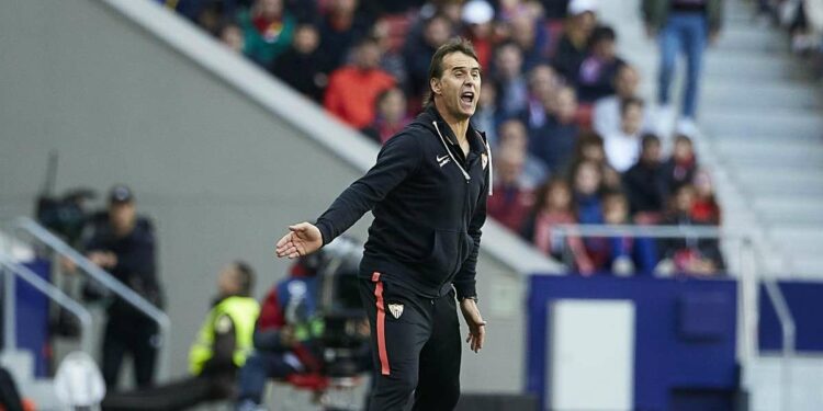 Pronostici Siviglia Manchester United - Julen Lopetegui, allenatore del Siviglia (Foto LaPresse)