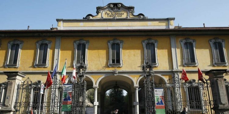 Il Pio Albergo Trivulzio a Milano (Foto LaPresse)