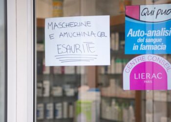 Mascherine in farmacia