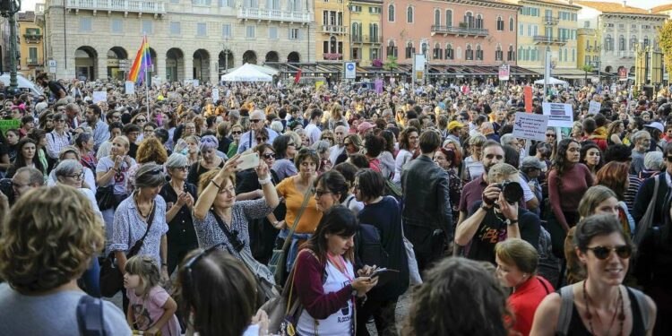 Una manifestazione pro-choice a Verona (Foto LaPresse)