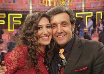 Adriana Riccio e Flavio Insinna nello studio di ‘Affari tuoi’