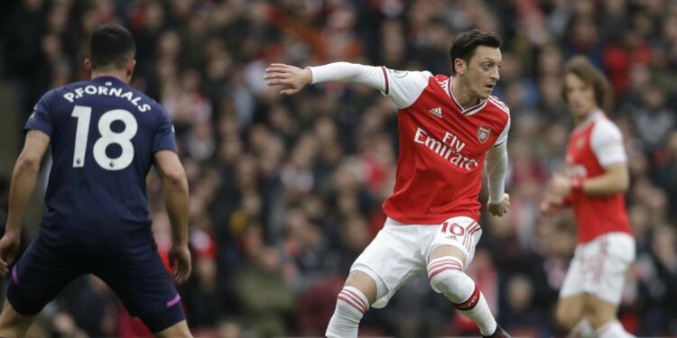 Mesut Ozil, dal 2013 all'Arsenal (Foto LaPresse)