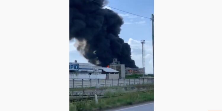 Incendio a Marghera, Venezia (Youtube)