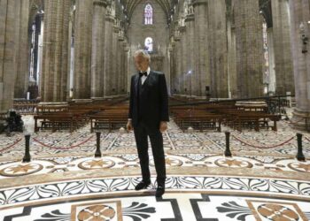 Andrea Bocelli ha avuto il Coronavirus, oggi ha donato il plasma (Foto LaPresse)