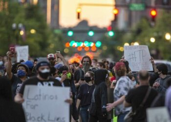 Proteste a Lexington, Kentucky (LaIresse)