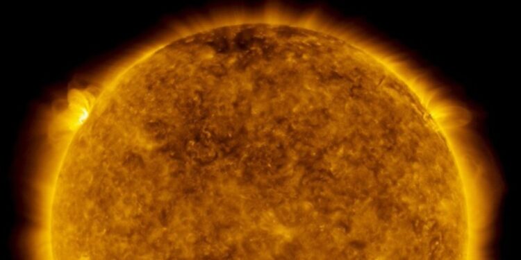 Eruzione solare (foto: NASA)