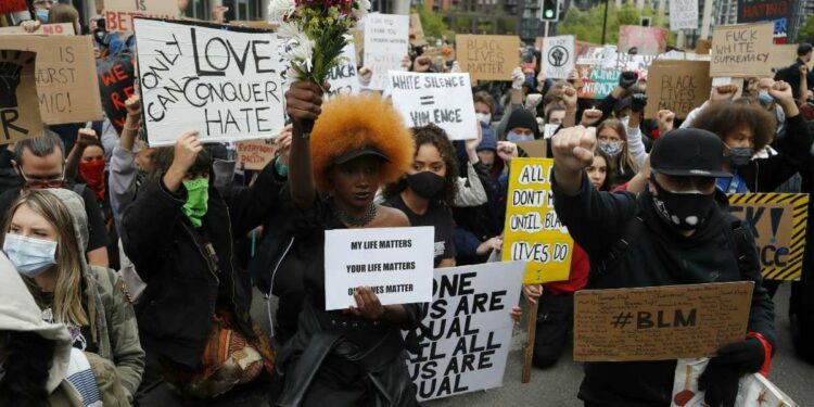 Londra, proteste per la morte di George Floyd (Foto LaPresse)