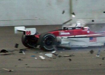 Il terribile incidente di Alex Zanardi al Lausitzring, nel settembre 2001 (Foto LaPresse)