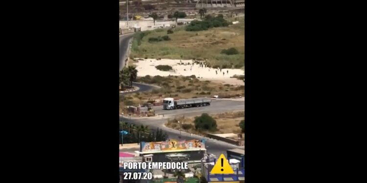 porto empedocle migranti