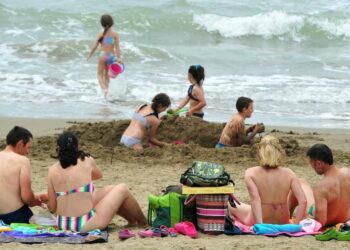 Sospetti casi di Rotavirus a Lerici, chiuse due spiagge