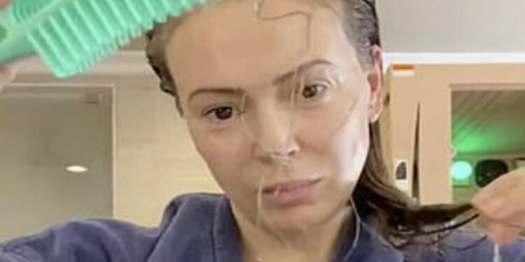 Alyssa Milano - Screesnhot da video