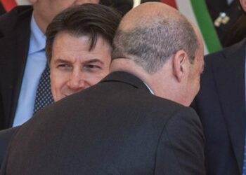 Giuseppe Conte con Nicola Zingaretti (LaPresse)