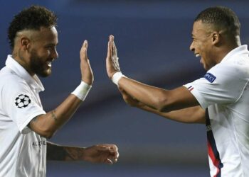 La coppia d'oro del PSG, Neymar e Mbappé (Foto LaPresse)