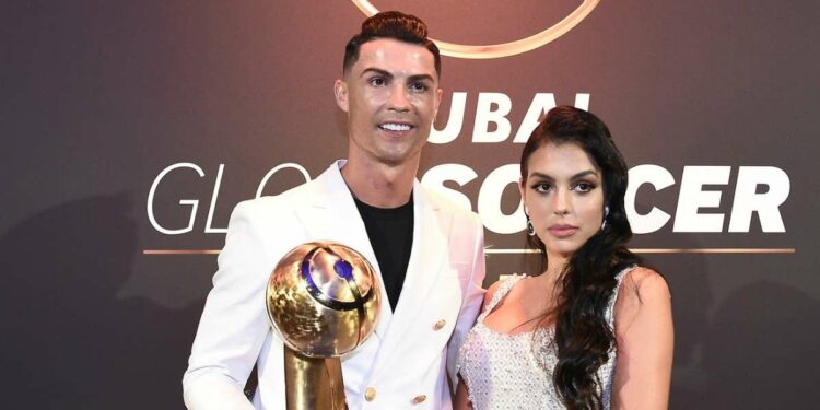 Cristiano Ronaldo e Georgina Rodriguez al Globe Soccer Award (Foto LaPresse)