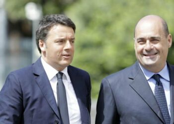 Matteo Renzi con Nicola Zingaretti (LaPresse)