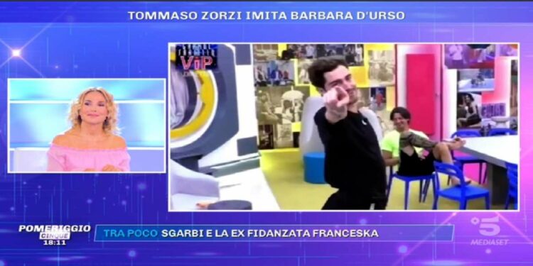 Tommaso Zorzi imita Barbara D'Urso