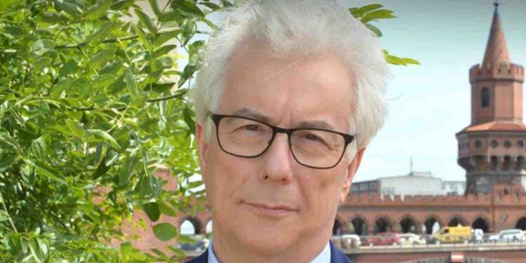 Ken Follett