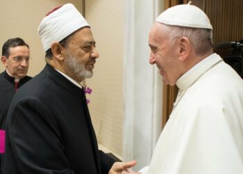 Papa con l'imam di Al Azhar