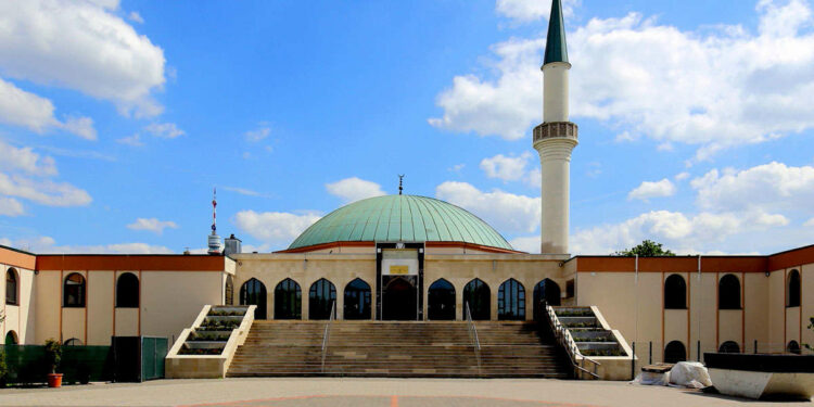 L'Islamic Centre di Vienna, la più grande moschea in Austria