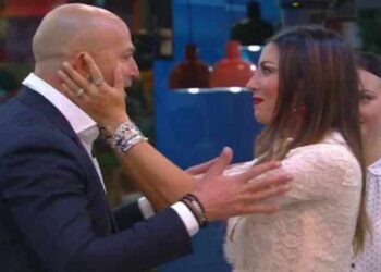 Elisabetta Gregoraci e Stefano Bettarini al Grande Fratello Vip - Screenshot da video