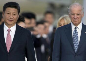 Xi Jinping con Joe Biden, allora vicepresidente degli Stati Uniti, nel 2015 (LaPresse)