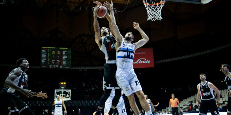 Diretta Bamberg Fortitudo Bologna, basket Champions League gruppo F (da facebook.com/unipolarena)