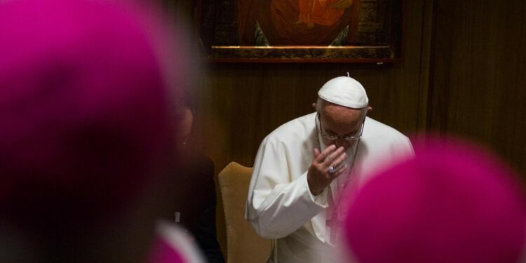 Papa Francesco con la Cei