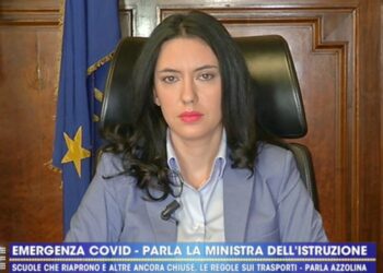 Lucia Azzolina a Live Non è la D'Urso