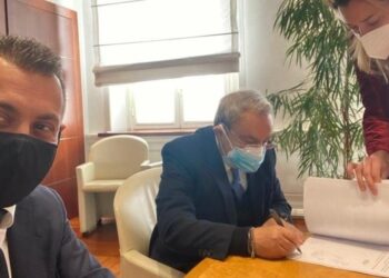 Pasqualino Monti e Giuseppe Bono firmano l'accordo