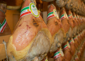 Il Prosciutto crudo di Parma, una delle eccellenze del Made in Italy agroalimentare (Lapresse)