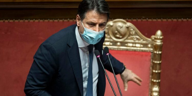 Giuseppe Conte al Senato (LaPresse)