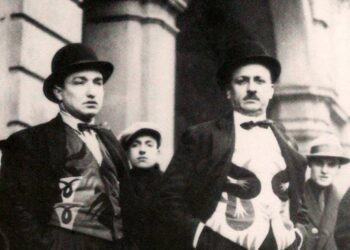 Roma, 1924: Filippo Tommaso Marinetti (al centro). (Foto da Wikipedia)