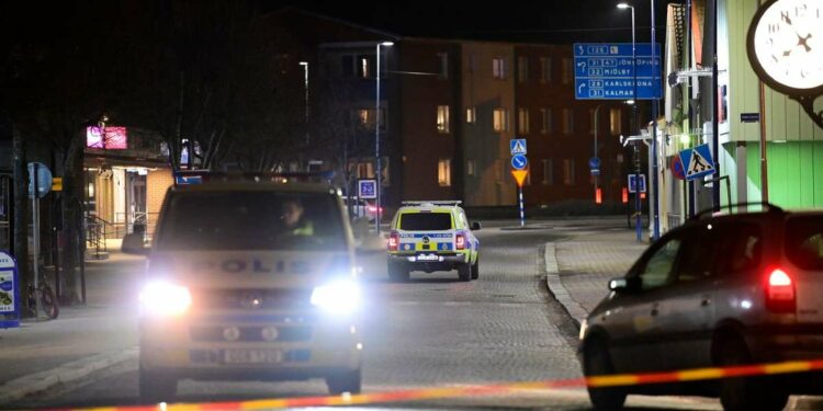 Polizia sul luogo dell'attentato, a Vetlanda, Svezia (LaPresse)