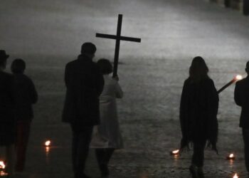 Via Crucis (LaPresse)