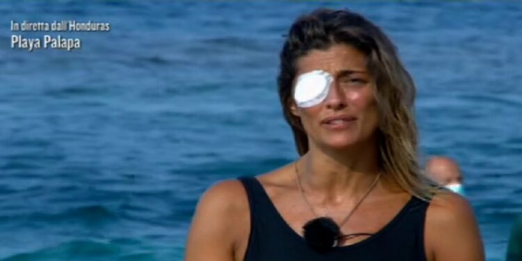 Elisa Isoardi con benda all'occhio, Isola dei Famosi 2021