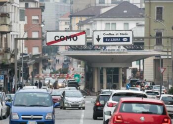 La dogana di Chiasso, tra Italia e Svizzera (LaPresse)