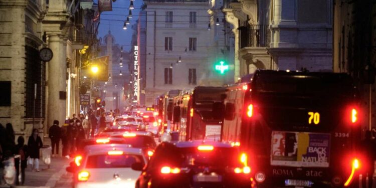 Il traffico di Roma (LaPresse)