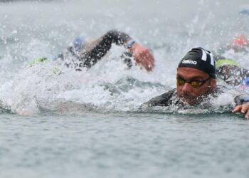 Paltrinieri nuoto fondo