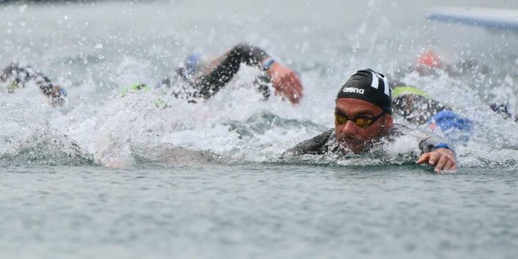 Paltrinieri nuoto fondo