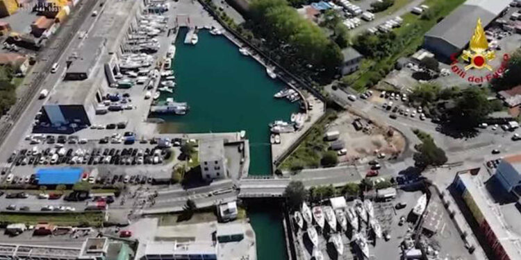 Ponte levatoio crollato a La Spezia