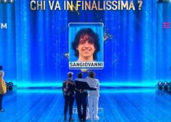 Sangiovanni vincitore di Amici 2021 per la categoria canto