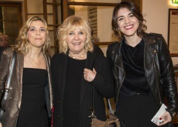 Susanna e Carlotta Proietti con la madre Sagitta Alter (Foto: 2019, LaPresse)