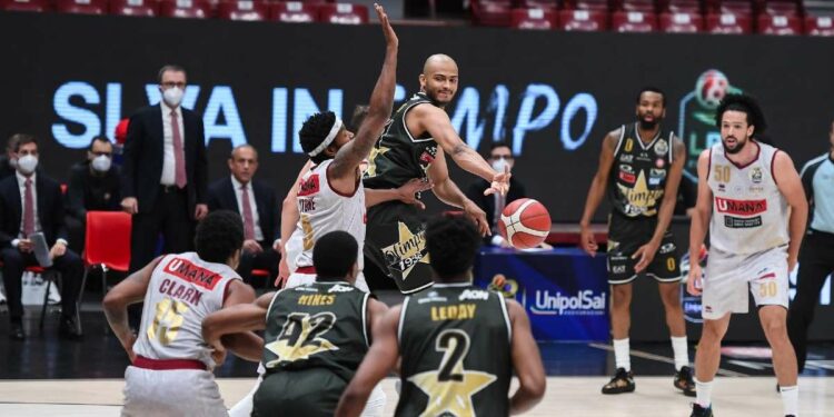 Diretta Venezia Milano, gara-3 semifinale playoff (da facebook.com/OlimpiaMilano1936)