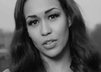 Rebecca Ferguson nel video di Nothing's Real But Love