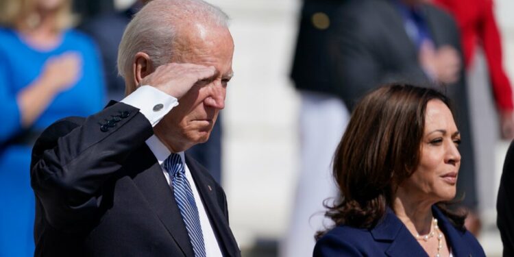 Il presidente americano Joe Biden e la vicepresidente Kamala Harris (LaPresse)